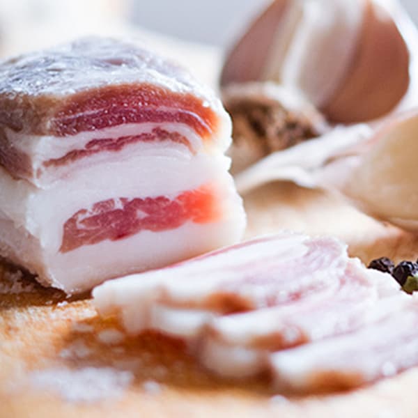 product-lard with a meat layer